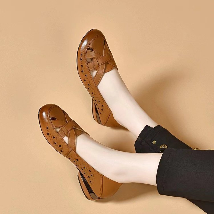Bea | Leather Slip-On Shoes with Cut-Out Details