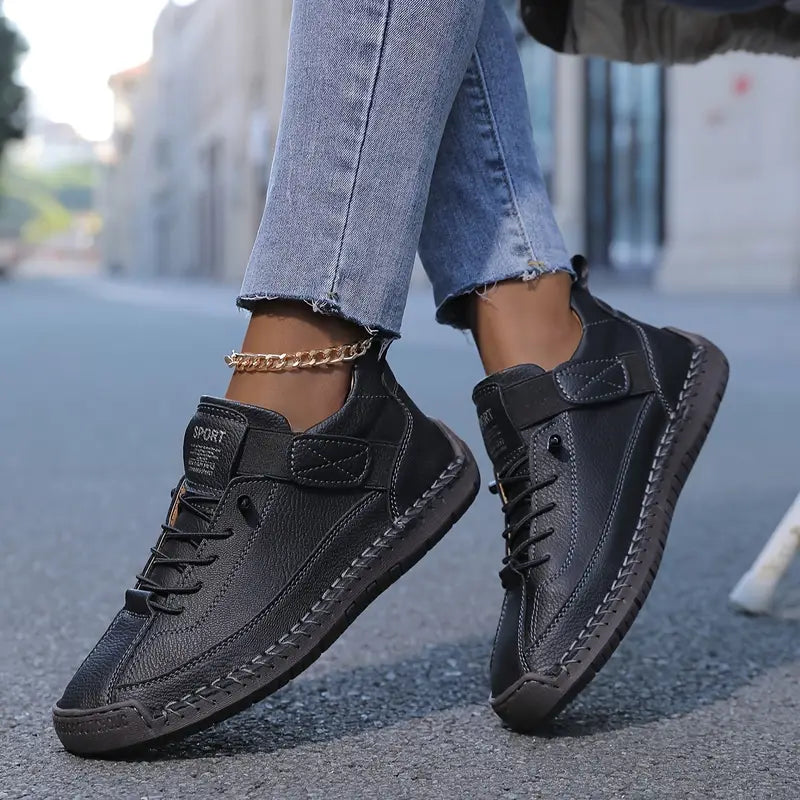 Chloe - Comfortable trainers with ergonomic support