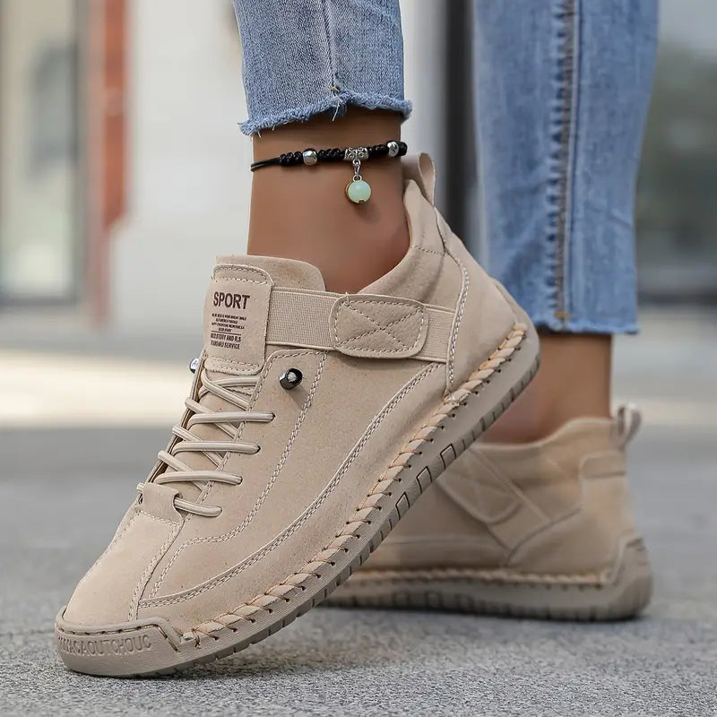 Chloe - Comfortable trainers with ergonomic support