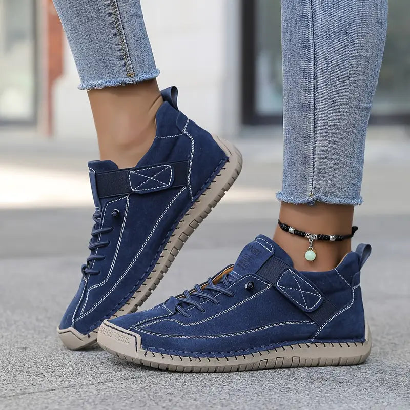 Chloe - Comfortable trainers with ergonomic support