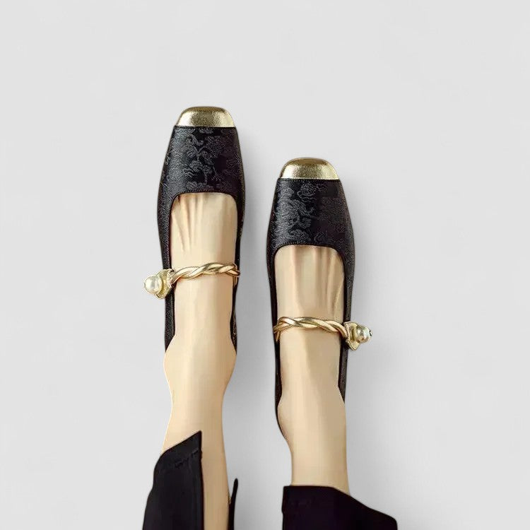 Céleste | Mary Jane Low Heel & Gold Strap