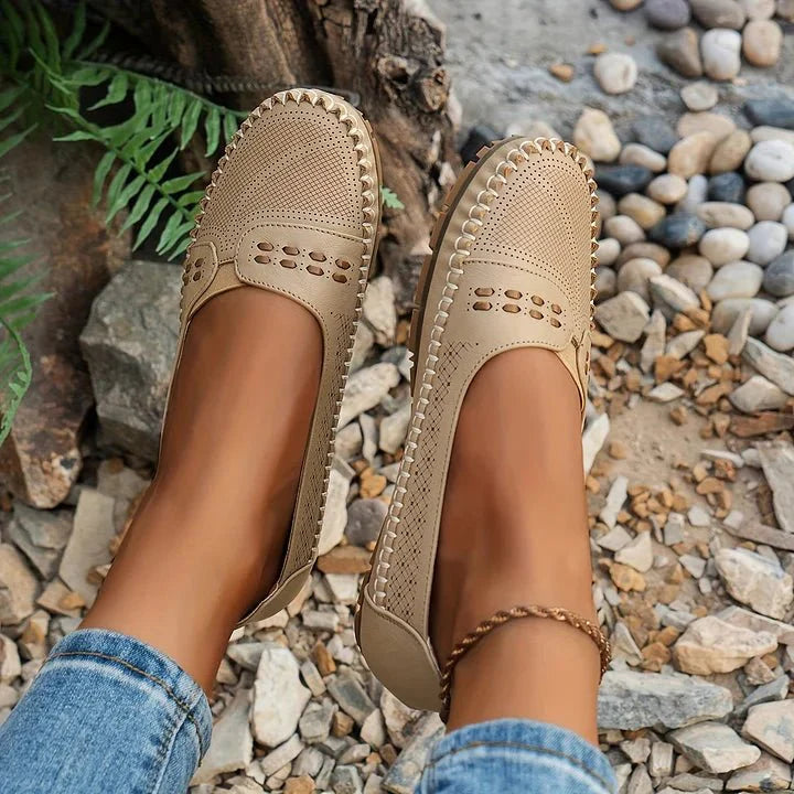Renée | Ajouré Loafer with Memory Foam Sole